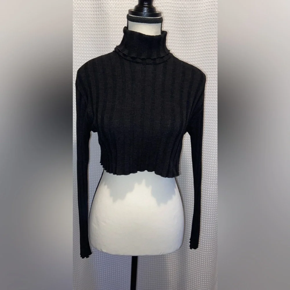 Women’s‎ ZARA ribbed turtleneck long sleeves black crop Top size small - Picture 2 of 12